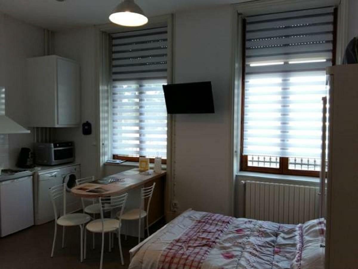 Studio De Charme Au Pied De La Gare Apartment Colmar Exterior photo